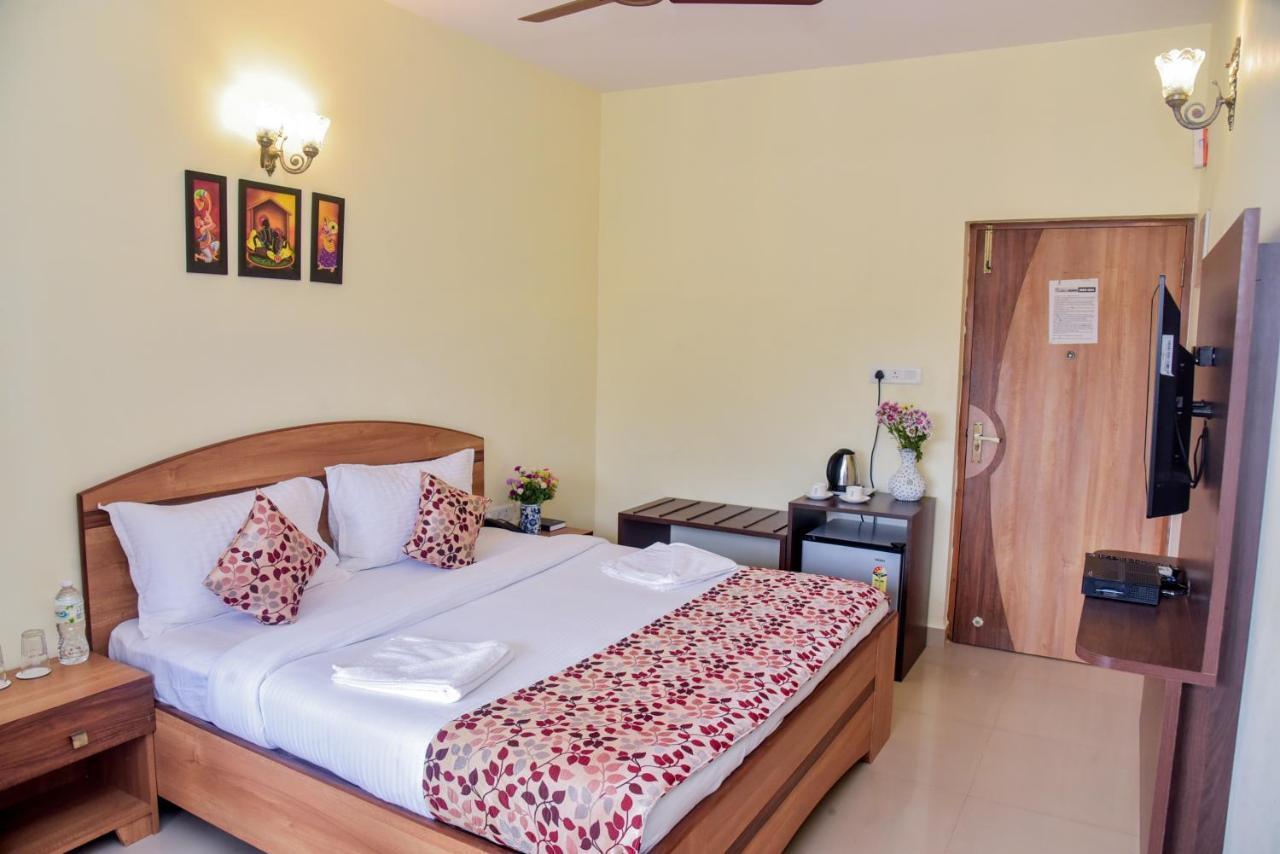 Candolim Grande Resort Buitenkant foto